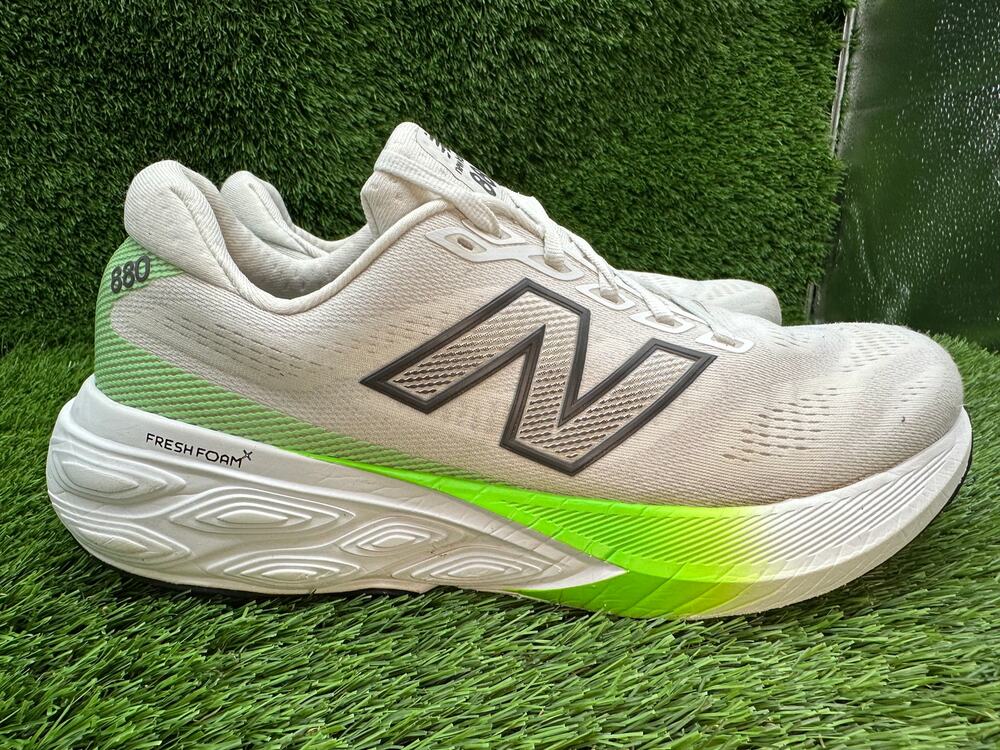New Balance Fresh Foam X 880v15 M880D15 Athletic Sneaker Unisex M10/W11.5 White